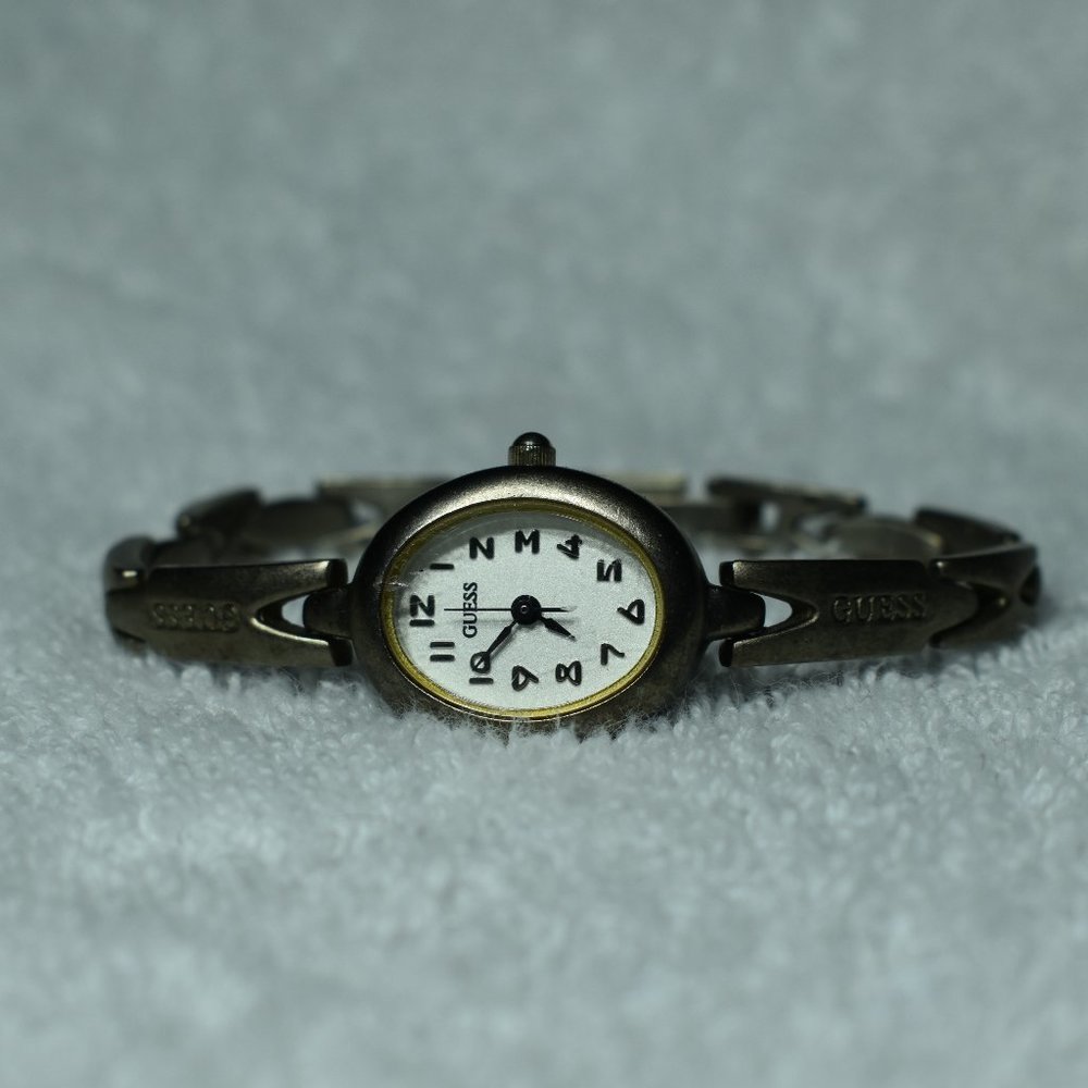 Vintage Guess Titanium Qwartz Watch w/ White Face - Picture 1 of 16